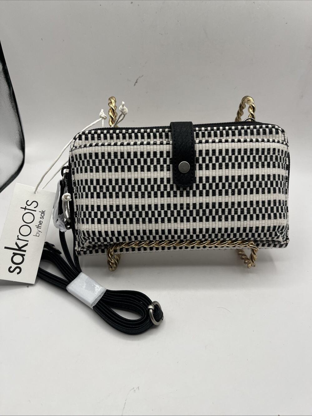 NWT The Sak Iris Smartphone Wallet Crossbody Wristlet Woven Crochet Black White